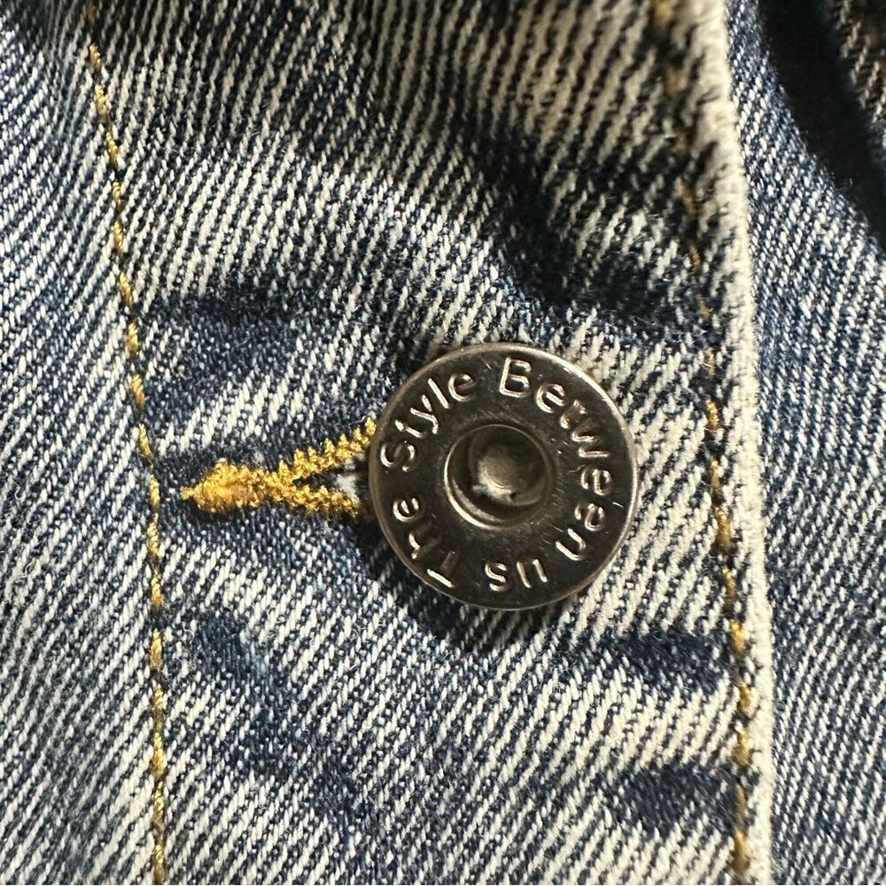 The Style Between Us Denim Jean Jacket Size M - Picture 4 of 11